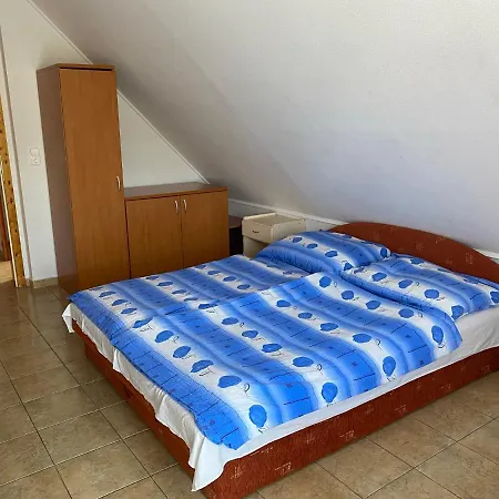 Abigel Apartmanhaz * באלאטונפורד